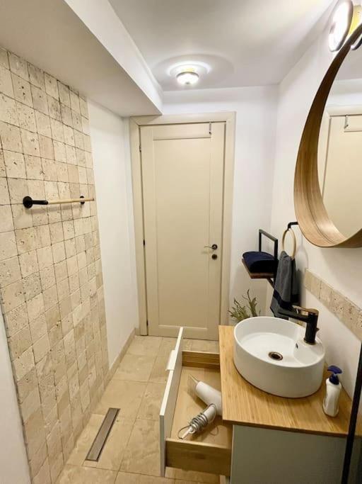 Vila Casa In Inima Capitalei Bukurešť Exteriér fotografie